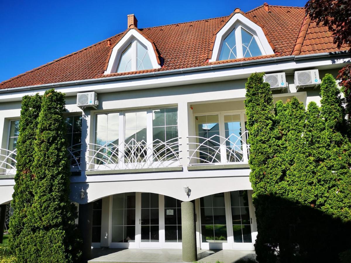 Gyorfi Apartmanhaz Zamárdi Buitenkant foto