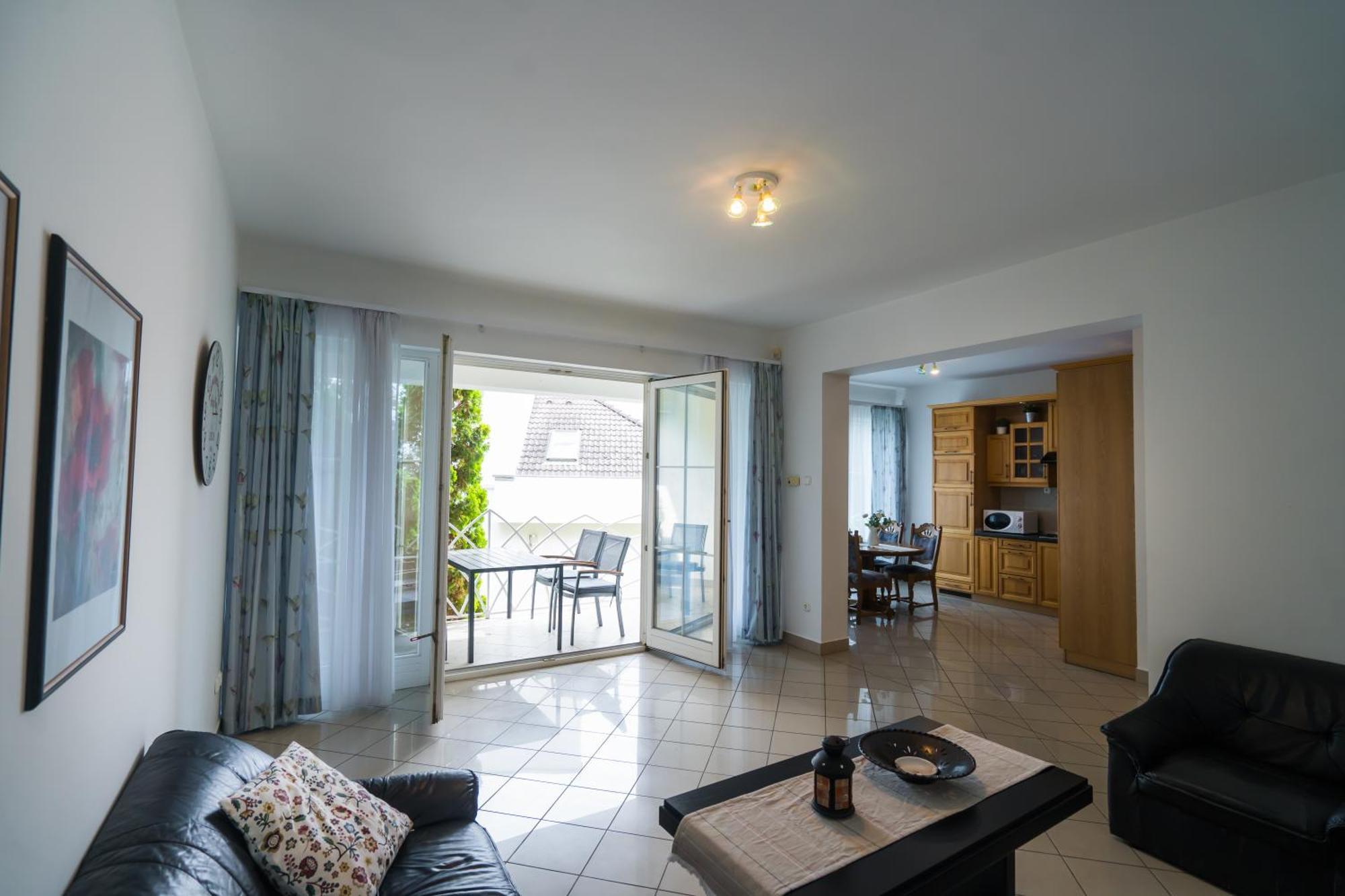 Gyorfi Apartmanhaz Zamárdi Buitenkant foto