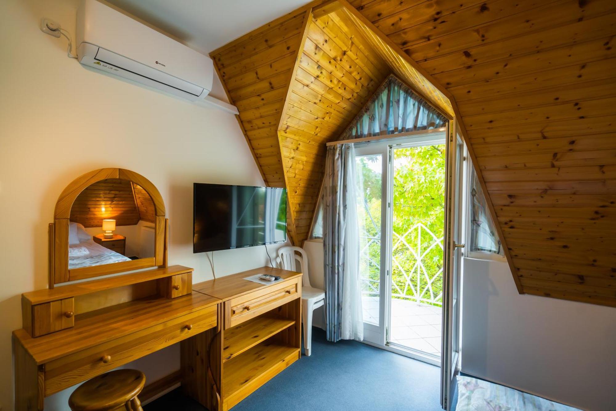 Gyorfi Apartmanhaz Zamárdi Buitenkant foto