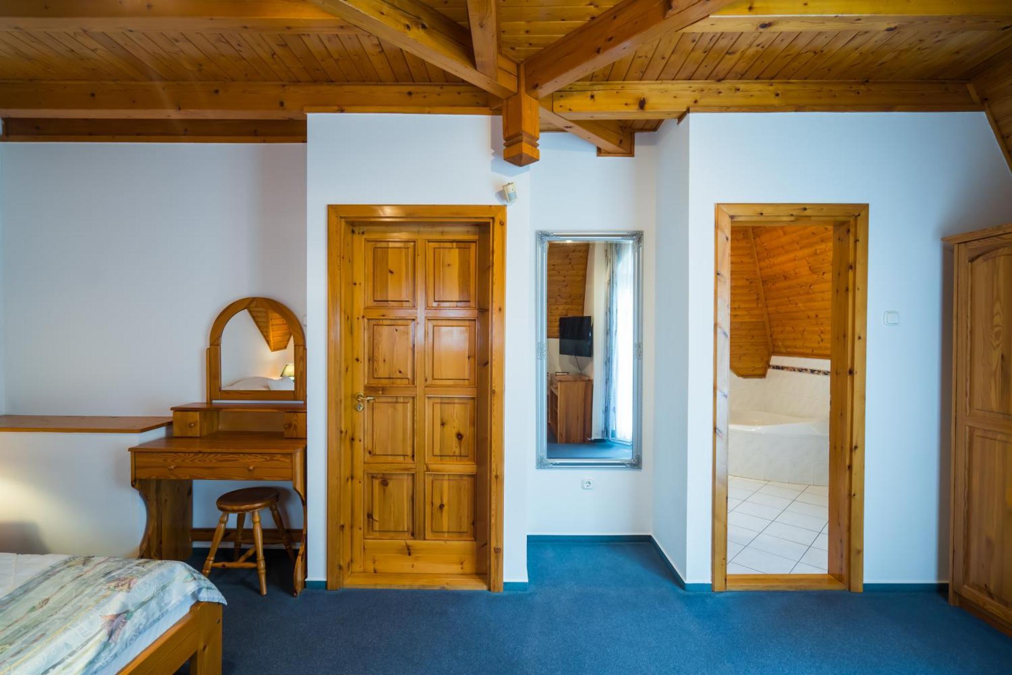 Gyorfi Apartmanhaz Zamárdi Buitenkant foto