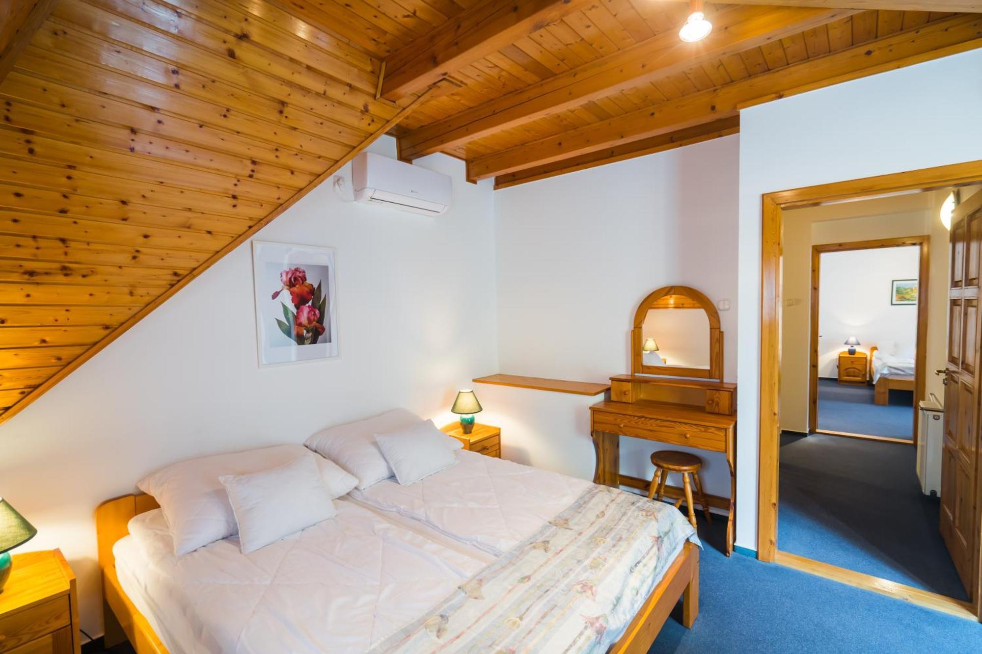 Gyorfi Apartmanhaz Zamárdi Buitenkant foto
