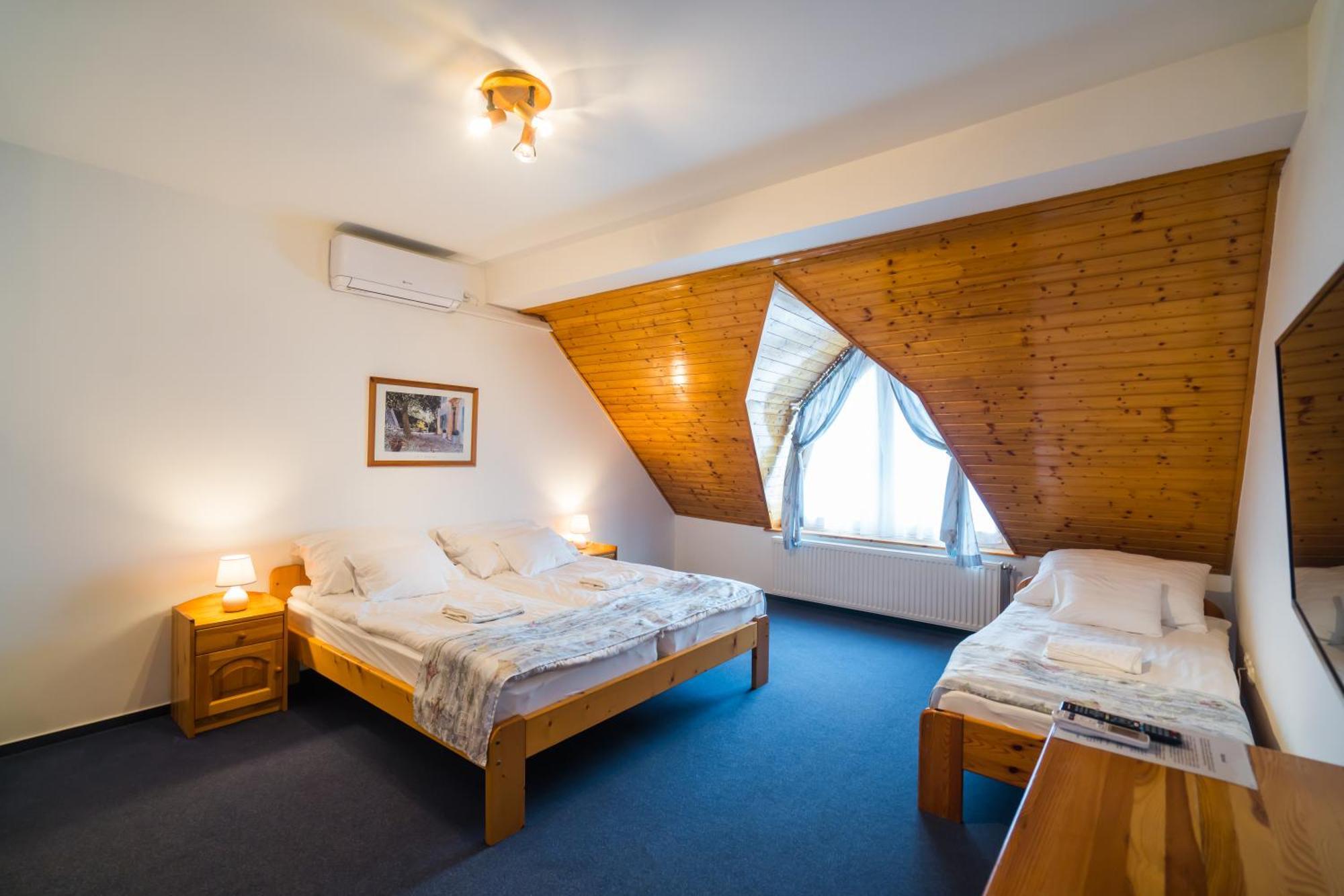 Gyorfi Apartmanhaz Zamárdi Buitenkant foto