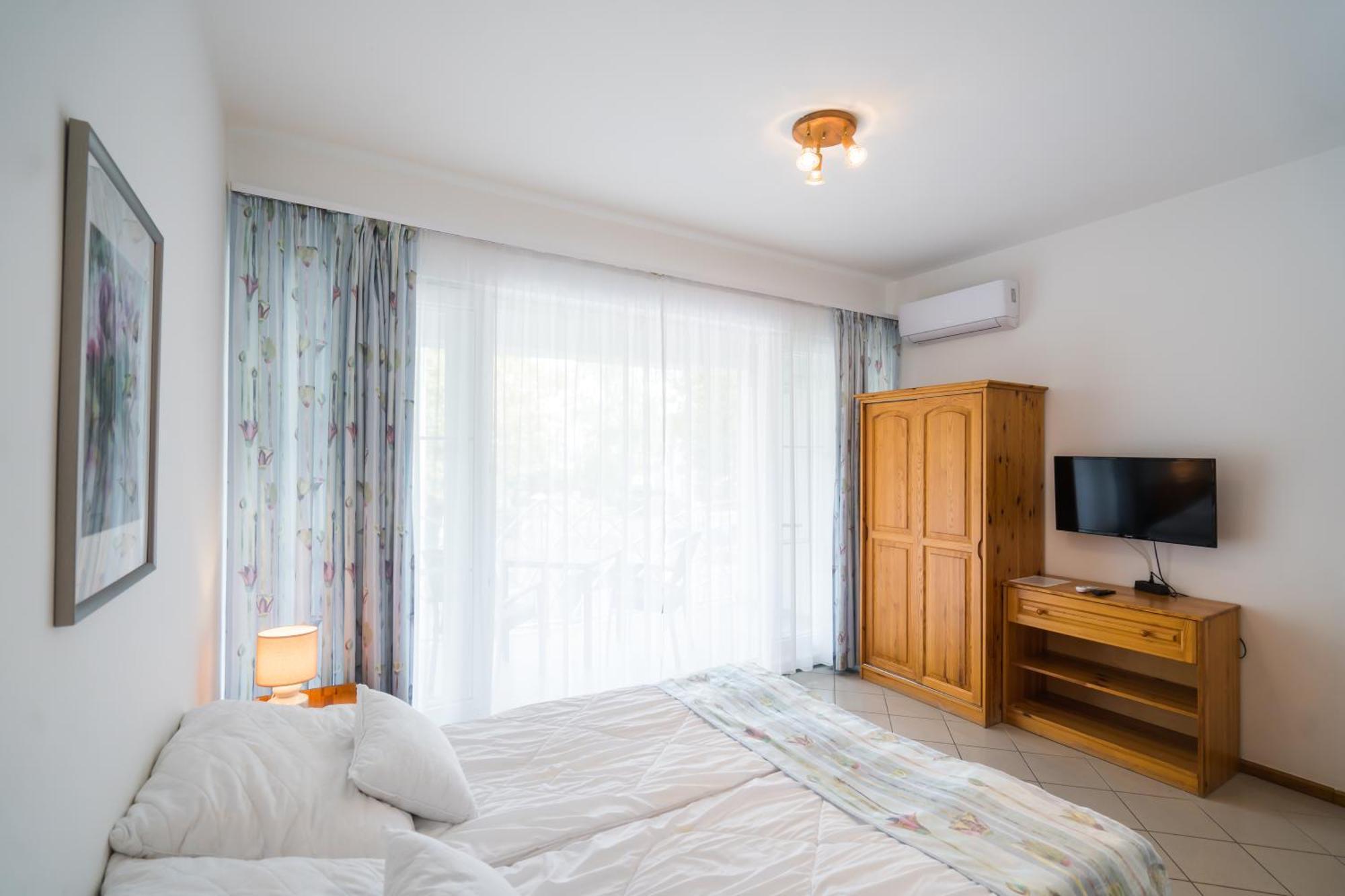 Gyorfi Apartmanhaz Zamárdi Buitenkant foto
