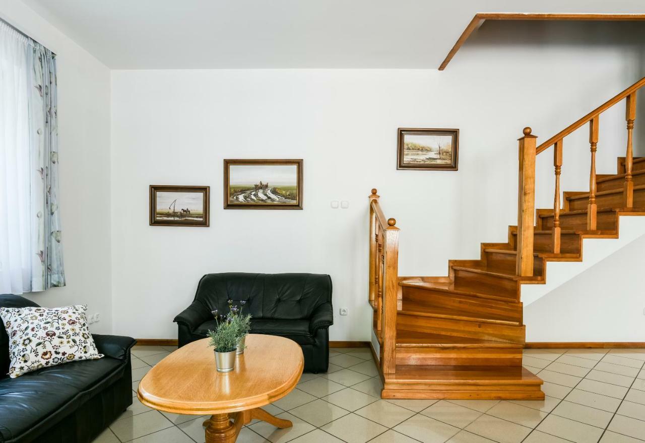 Gyorfi Apartmanhaz Zamárdi Buitenkant foto